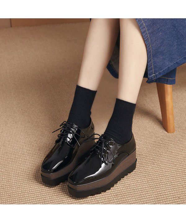 English style sponge cake shoes for women with thick soles, spring new square toe lace up patent leather sloping heel shoes, casual shoes, increased height